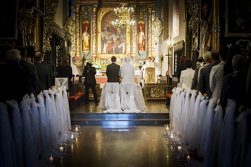 Aisle © Mazur/catholicnews.org.uk